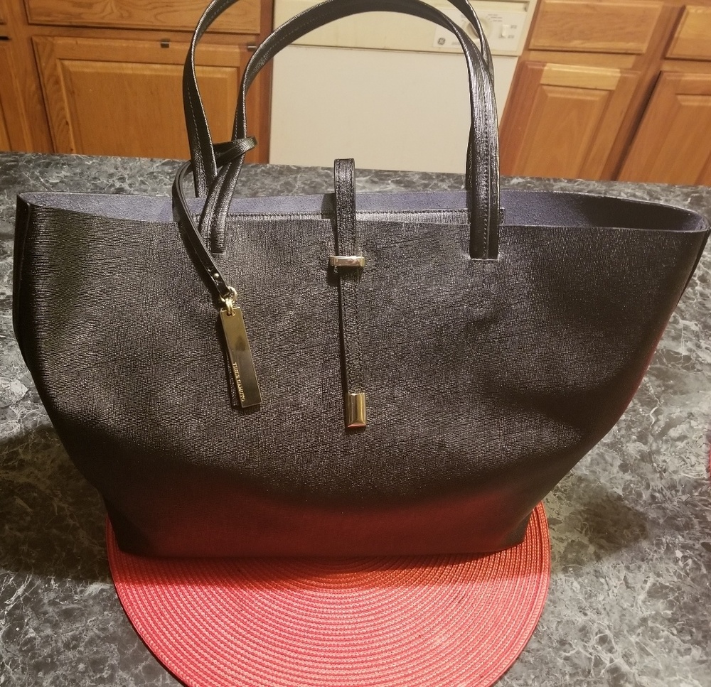 Vince Camuto